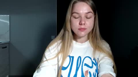 happy_fox_ online show from 2, 4, 2026