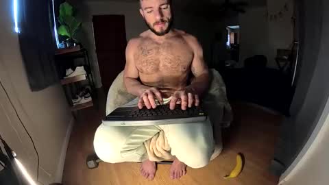 Snapshot of happytoesgonzonose chatting on 27, 4, 2026 Leila online show from 27, 4, 2026