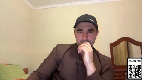 Snapshot of hard_to_obey chatting on 15, 12, 2025 Vadim online show from 15, 12, 2025