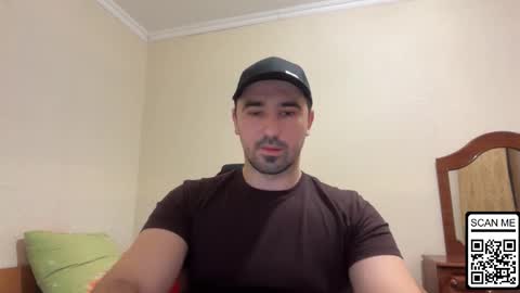 Snapshot of hard_to_obey chatting on 17, 12, 2025 Vadim online show from 17, 12, 2025