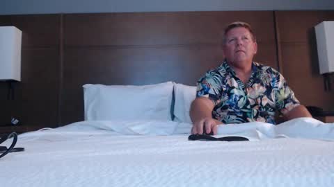 Steele and Cassie online show from 5, 12, 2025