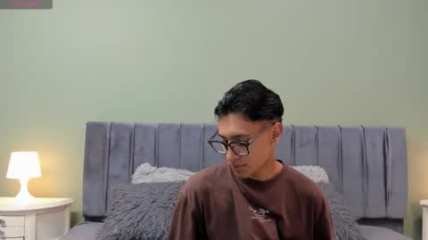 Kade and Demi online show from 5, 1, 2026