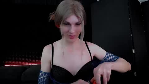 Miss Hardy online show from 29, 10, 2025