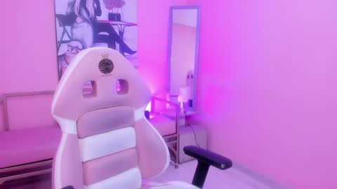 Snapshot of hari_rose chatting on 27, 5, 2026 PVT 12TK 8AM - 2PM COLOMBIA online show from 27, 5, 2026