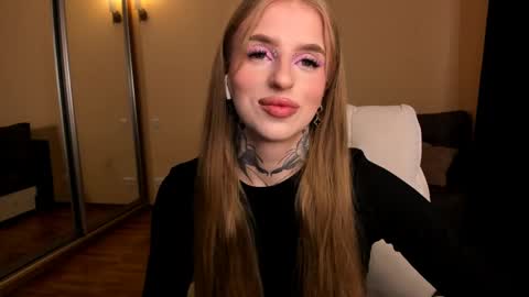 Snapshot of harley_kimm chatting on 27, 4, 2026 Julia online show from 27, 4, 2026