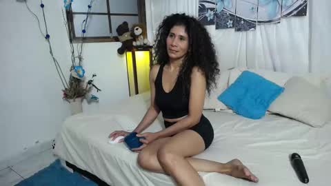 harley_quinns1 online show from 24, 1, 2025