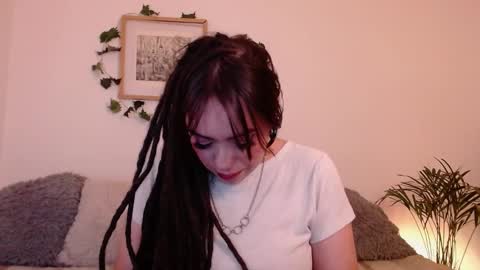 Snapshot of harmonyy01 chatting on 29, 1, 2025 Harmony Please help me to reach 100 thumbs up online show from 29, 1, 2025