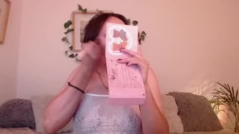 Snapshot of harmonyy01 chatting on 21, 2, 2025 Harmony Please help me to reach 100 thumbs up online show from 21, 2, 2025