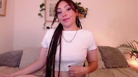 Snapshot of harmonyy01 chatting on 2, 3, 2025 Harmony Please help me to reach 100 thumbs up online show from 2, 3, 2025