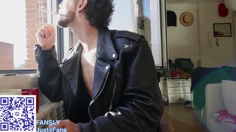 Snapshot of harry_jen chatting on 28, 3, 2026 TAP HERE choise Harry tattoo on chest Jen curls hair online show from 28, 3, 2026