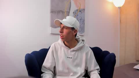 Snapshot of harry_klein chatting on 23, 9, 2025   H  K   online show from 23, 9, 2025