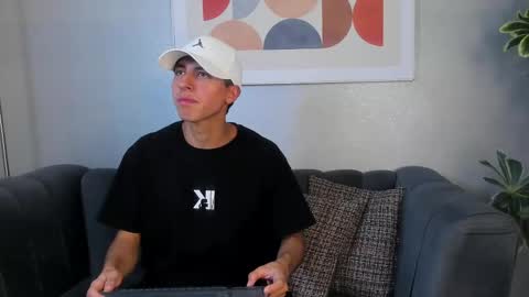 Snapshot of harry_klein chatting on 26, 9, 2025   H  K   online show from 26, 9, 2025