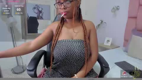 hazel_lanee online show from 15, 11, 2025