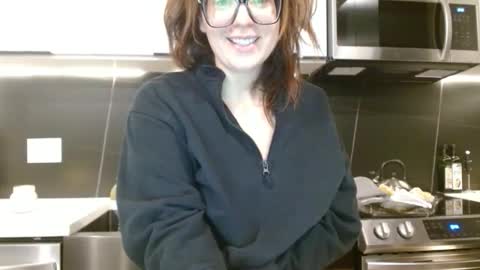 Hazel online show from 2, 11, 2025