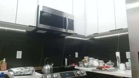 Hazel online show from 18, 1, 2026