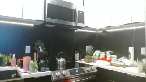 Hazel online show from 6, 2, 2026