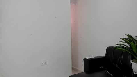 Snapshot of hazel_slim_ chatting on 20, 2, 2026 hazel_slim_ online show from 20, 2, 2026