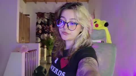 Snapshot of hazelbrownn23 chatting on 8, 5, 2026 Hazel Brown online show from 8, 5, 2026