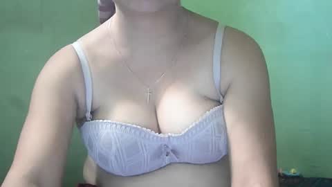 Snapshot of hazeldhane chatting on 18, 6, 2026 hazeldhane online show from 18, 6, 2026