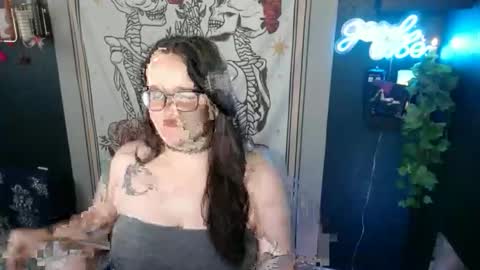 Snapshot of hazeyviolet333 chatting on 14, 4, 2026 HazeyViolet333 online show from 14, 4, 2026