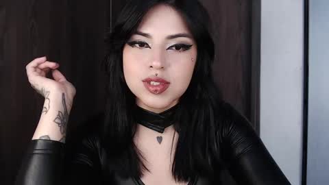 Snapshot of heatherdemonzx_ chatting on 3, 10, 2025 HEATHER DEMONZX Please help me to reach 100 thumbs up online show from 3, 10, 2025