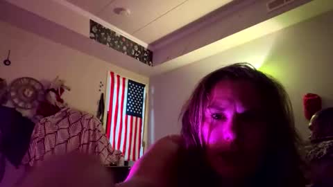 Snapshot of heatskii chatting on 11, 11, 2025 heatskii online show from 11, 11, 2025