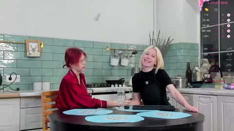 Our names are Anette and Alice online show from 1, 12, 2024