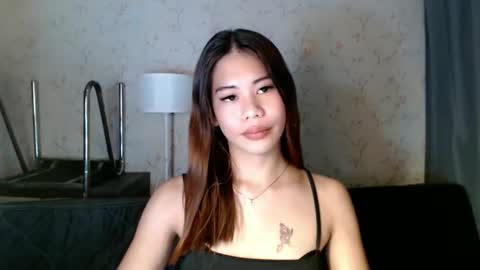 Snapshot of heavenly_kylene chatting on 17, 5, 2026 KYLENE SEXY online show from 17, 5, 2026