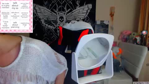 Snapshot of heavenlycreature chatting on 13, 10, 2025 Diana online show from 13, 10, 2025