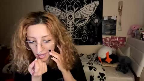 Snapshot of heavenlycreature chatting on 9, 11, 2025 Diana online show from 9, 11, 2025