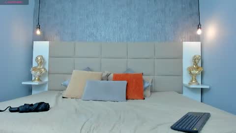 Keira Hecate online show from 17, 4, 2026