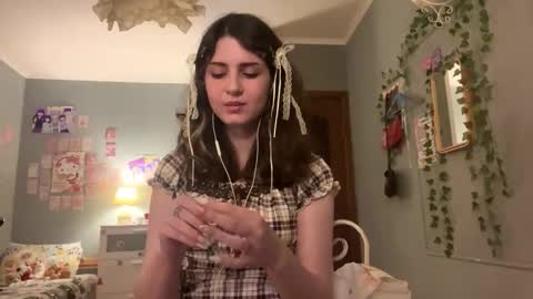 Snapshot of hedwiggrossberg chatting on 2, 12, 2025 Sarah online show from 2, 12, 2025