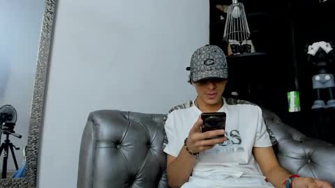 heellboy_ online show from 28, 11, 2025