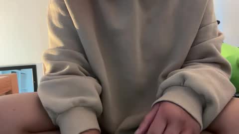 heidirose256 online show from 15, 2, 2026