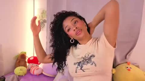 Snapshot of heily_fox chatting on 5, 5, 2026 HEILY online show from 5, 5, 2026