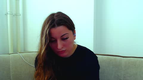 helen_adams_ online show from 18, 12, 2024