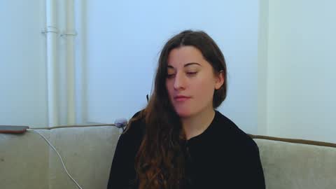 helen_adams_ online show from 6, 2, 2025