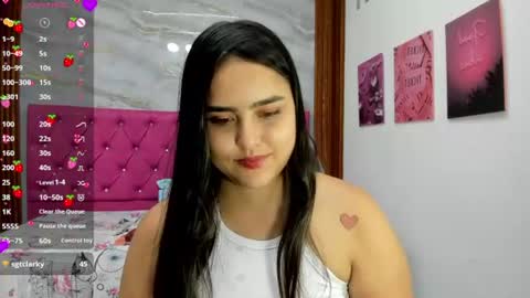 Snapshot of helen_russoo chatting on 25, 6, 2026 Helen online show from 25, 6, 2026