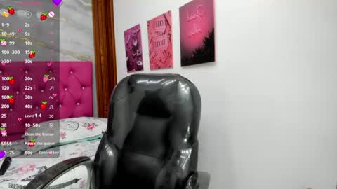 Snapshot of helen_russoo chatting on 27, 6, 2026 Helen online show from 27, 6, 2026