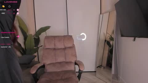 Snapshot of helena_lorente chatting on 28, 10, 2025 Helen online show from 28, 10, 2025