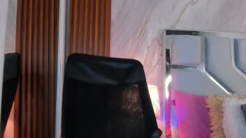 Snapshot of helena_santos01 chatting on 4, 7, 2026 Helena Santos online show from 4, 7, 2026