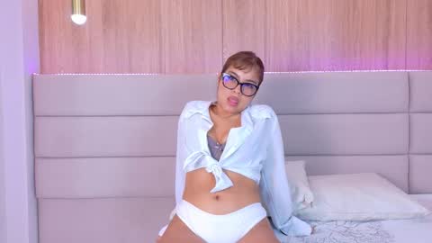 helenafoumier online show from 28, 2, 2026