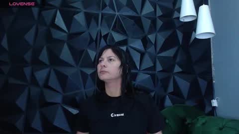 Helena Saenz online show from 24, 11, 2025