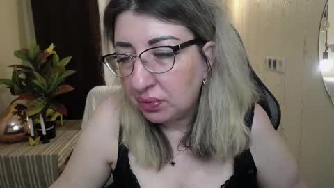 helenenigma online show from 27, 2, 2025