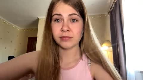 Snapshot of helenjoyne chatting on 10, 5, 2026 Chloe online show from 10, 5, 2026