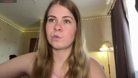 Snapshot of helenjoyne chatting on 14, 5, 2026 Chloe online show from 14, 5, 2026