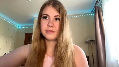 Snapshot of helenjoyne chatting on 31, 5, 2026 Chloe online show from 31, 5, 2026