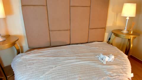 Helen or Hells online show from 7, 4, 2026