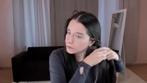 Helen online show from 5, 10, 2025