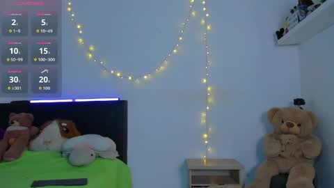 Snapshot of heliosboy_ chatting on 27, 4, 2026 alan y zack online show from 27, 4, 2026